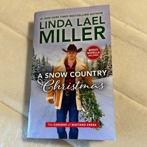 🧚‍♀️3/$12🧚‍♀️ a snow country Christmas